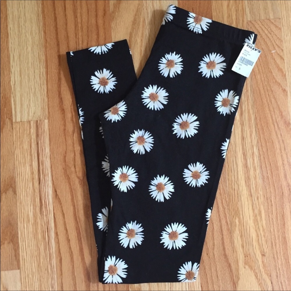 Full Tilt daisy leggings NWOT, size S